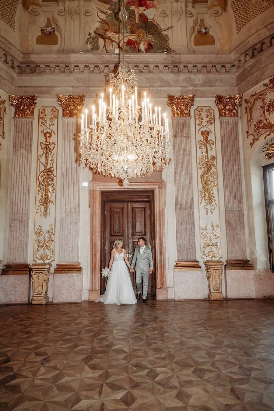 Brautpaar im Festsaal Schloss Eckartsau